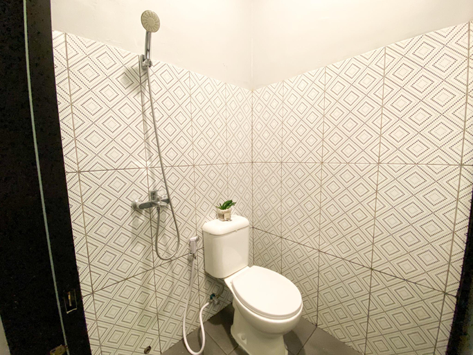 Bathroom 2, Urban Suite Bekasi, Bekasi