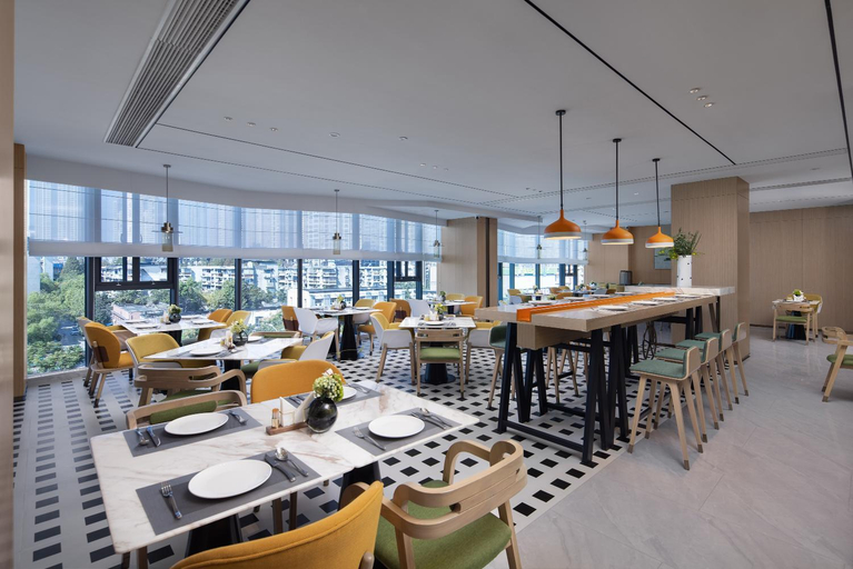 Food & Drinks 5, Home2 by Suite Wuhan Qingshan, Wuhan