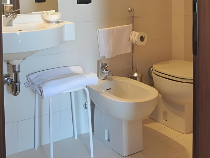 Bathroom 5, Hotel Green Castellani, Vicenza