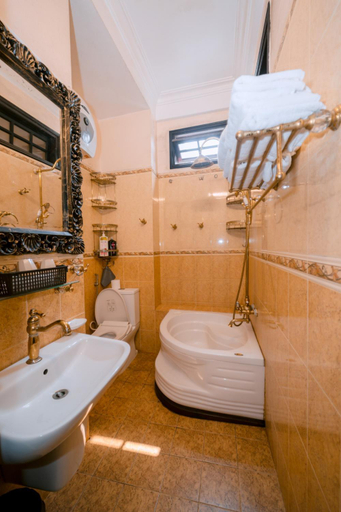 Bathroom 4, Perfume Homestay Huế, Huế