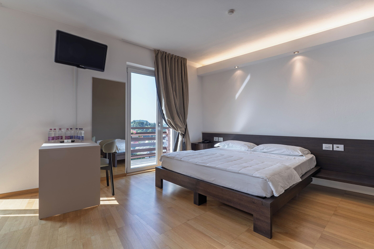 Bedroom 3, Hotel Pineta, Verona