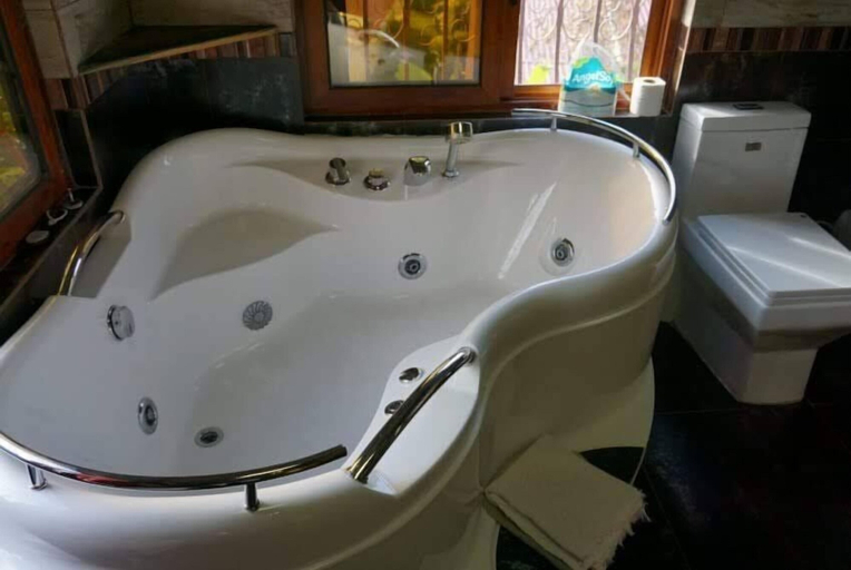 Bathroom 4, Mahoe Panoramic Haven