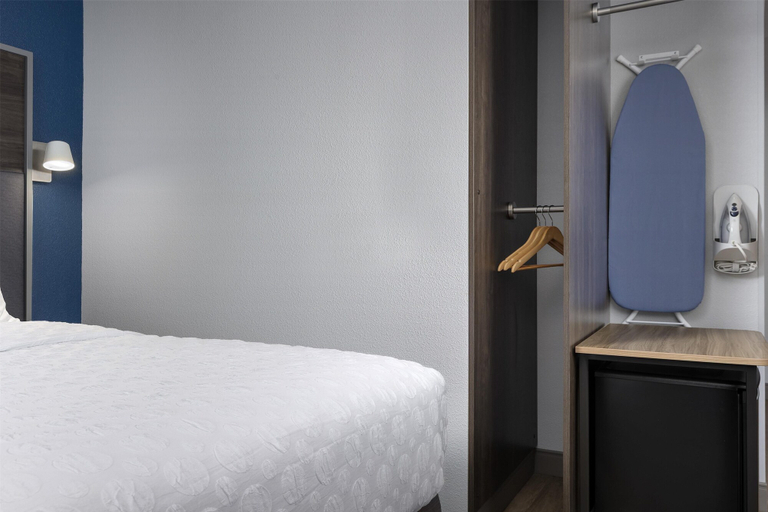 Bedroom 4, Tru By Hilton Joliet Plainfield, Will