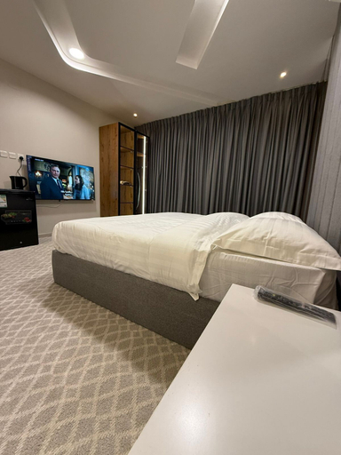Room 5, Coral Hotel Apartments