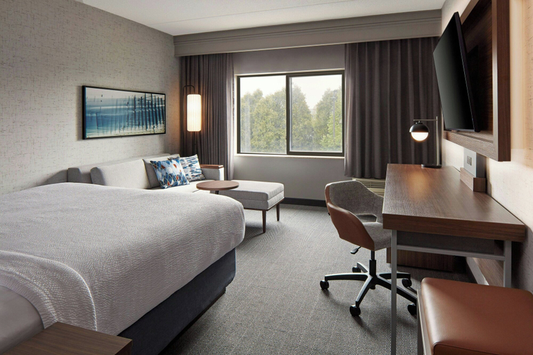 Bedroom 3, Courtyard by Marriott Hamilton, Hamilton