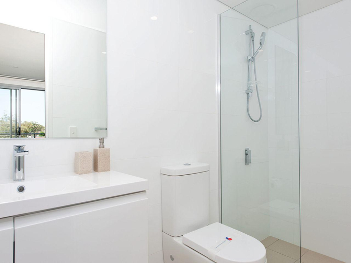 Bathroom 2, The Shoal Apartments, Unit 2024-8 Bullecourt Street, Port Stephens