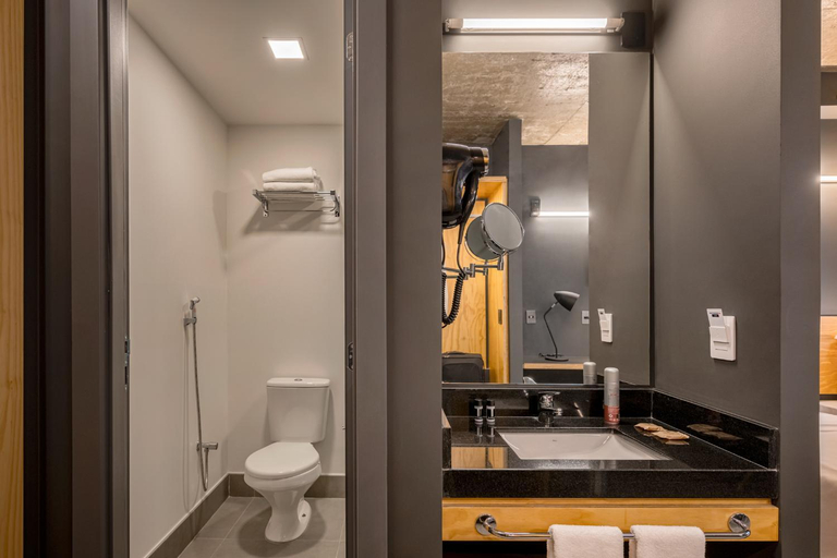 Bathroom 4, Intercity Canoas, Canoas