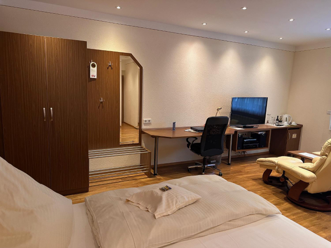 Bedroom 2, Landhotel Garni Engelhard, Ostalbkreis