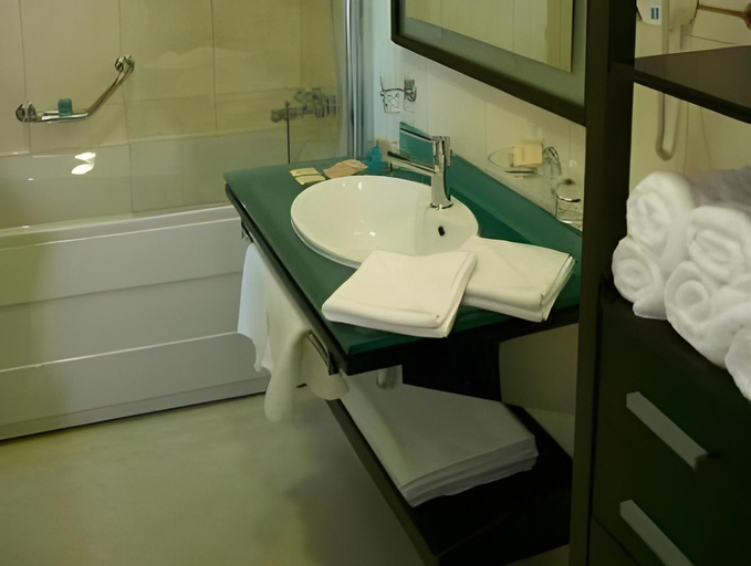 Bathroom 5, Royal Ariston Hotel, Dubrovnik