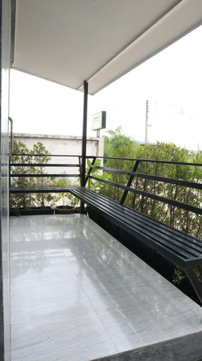 Others 3, Cholalai House, Lam Luk Ka