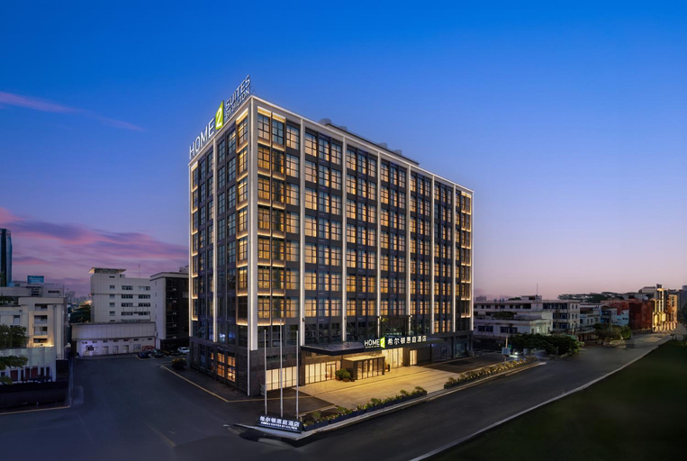 Exterior & Views