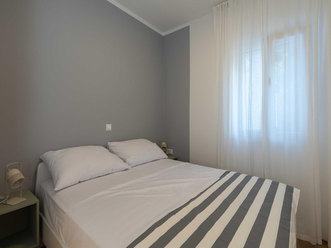 Bedroom 2, Apartments aMare - Three Bedroom Apartment with Balcony and Sea View, Dubrovnik