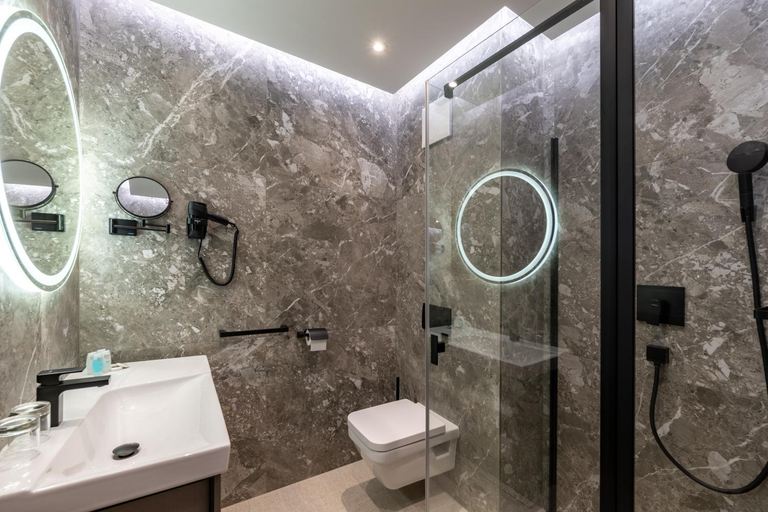 Bathroom 5, Hotel Obester, Debrecen
