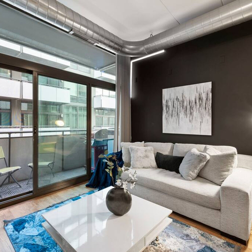 Interior 3, Sleek 2 Bed 2 Bath Condo in Trendy Fulton Market, Cook