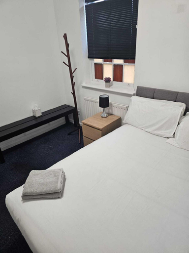 Others 2, Queens Place - Rooms, Brighton and Hove