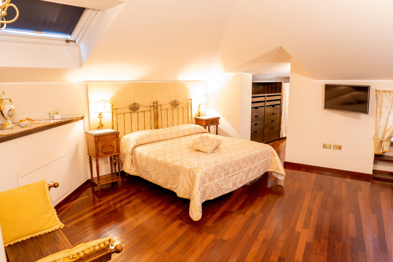 Bedroom 4, Real Borbone, Caserta