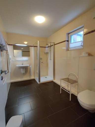 Bathroom 3, Hotel Xenia Flensburg, Flensburg