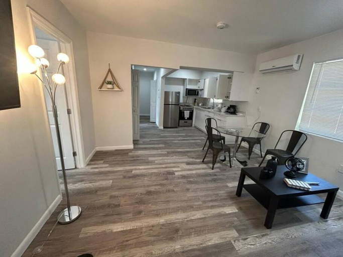 Others 4, Fully equipped Apartments with parking near Cocowalk, Miami-Dade