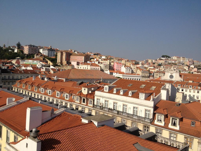 Others 5, Bons Dias, Lisbon