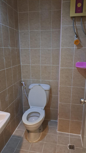 Bathroom 2, Om Inn, Wattana