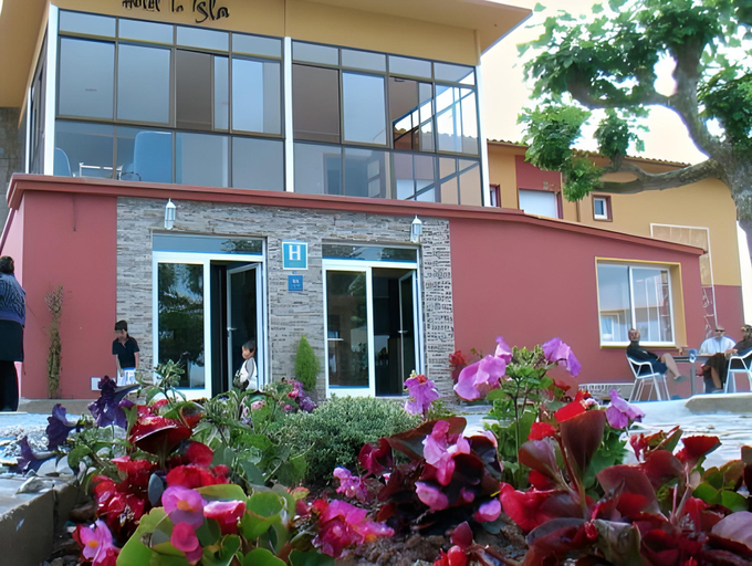 Others 5, Hotel La Isla, Asturias