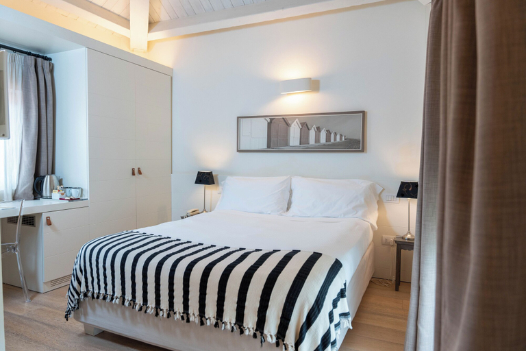 Bedroom 3, Hotel 900, Teramo