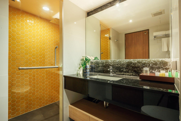 Bathroom 4, Montana Hotel & Residence, Huai Kwang