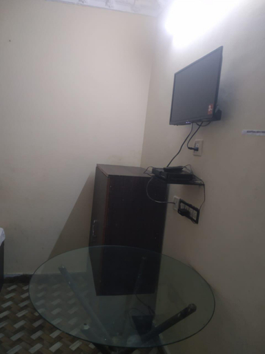 Others 3, Raj Guest House, Kolkata
