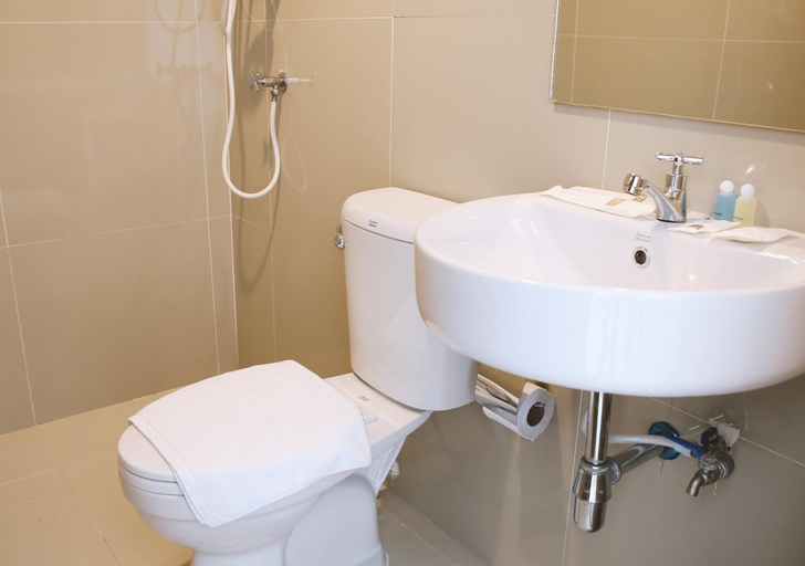 Bathroom 3, L Residence Ngamwongwan, Muang Nonthaburi