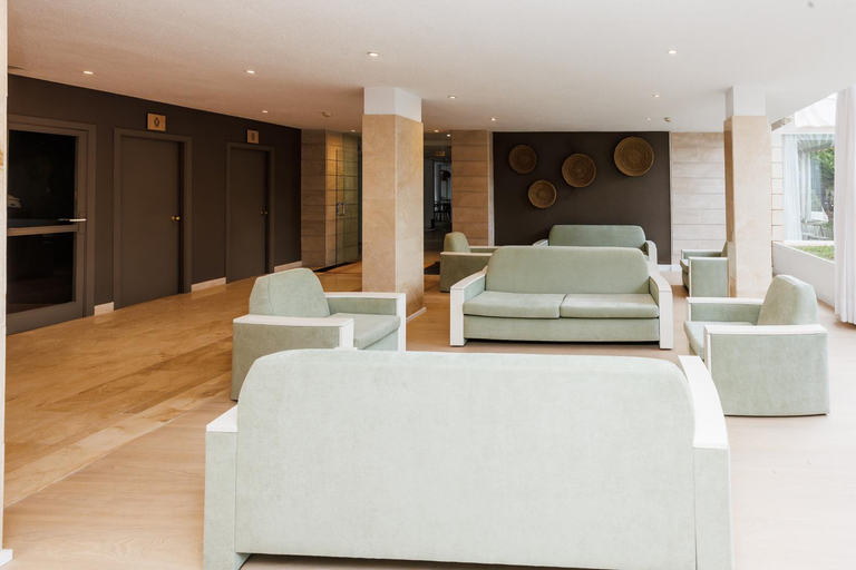 Public Area 2, O7 Alondra, Baleares