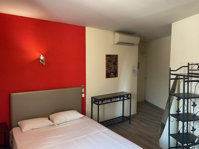 Bedroom 3, Hôtel Gambetta, Tarn