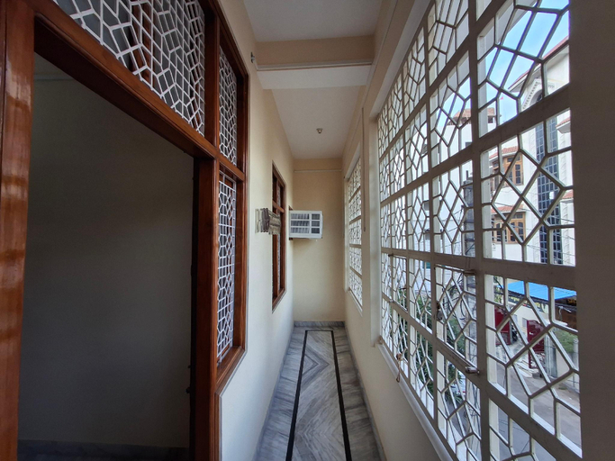 Others 4, Shri Niwaas Guest House, Varanasi