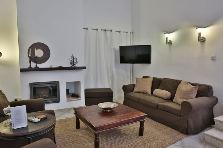 Room 5, Nestor Hillside House