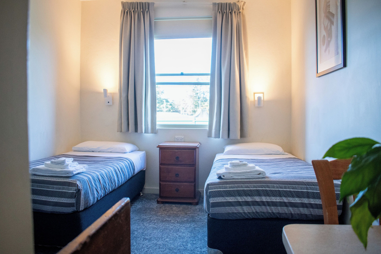 Bedroom 2, Royal Hotel Springwood, Blue Mountains