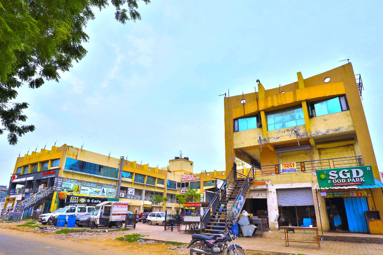 Others 5, Hotel Nilkanth,Ahmedabad, Gandhinagar