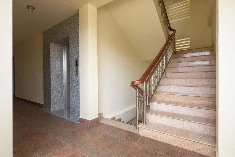 Bathroom 4, Amara Palace Hotel, Phnom Penh
