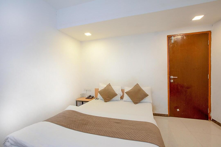 Bedroom 3, Hotel O Gulaall Inn, Ahmadabad