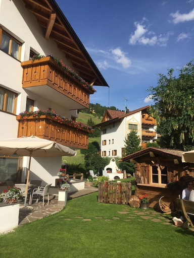 Exterior & Views 1, Garni Raetia, Bolzano