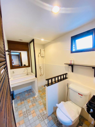 Bathroom 4, Ban Kong Rao Yododo Resort, Muang Chiang Mai