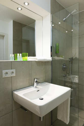 Bathroom 3, Hotel Rheingold, Konstanz