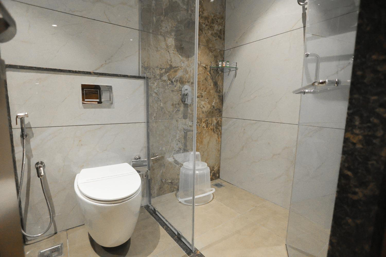 Bathroom 3, Hotel Lakshmi Towers, Tiruppur