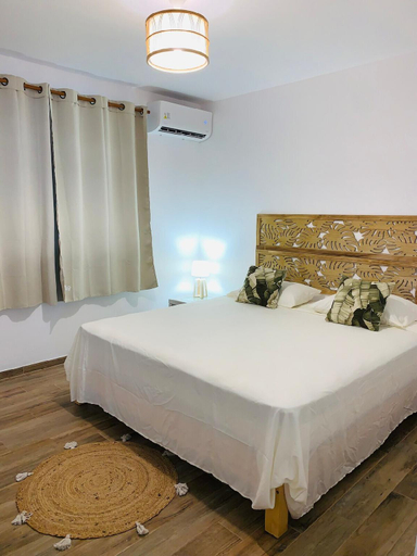 Bedroom 2, Fare Orahana
