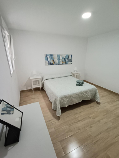 Bedroom 2, Piso Avenida junto a la Playa, Cádiz