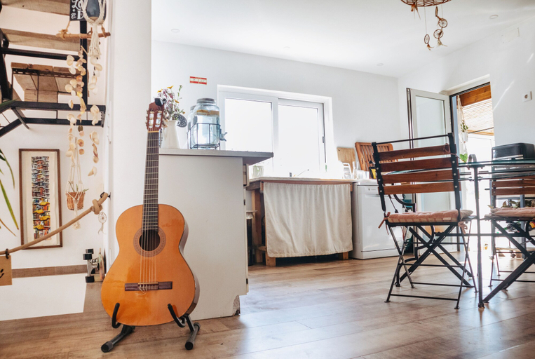 Interior 4, Vila Vale Guest House surf e yoga, Almada