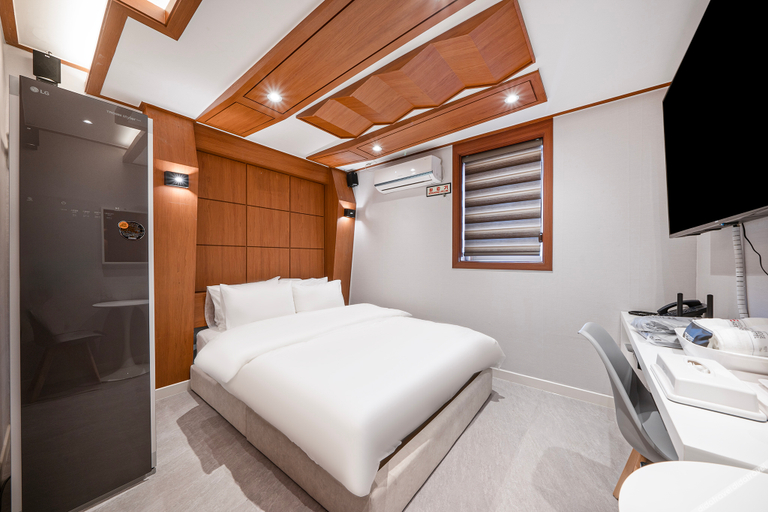 Bedroom 2, Mungyeong The Bridge, Mungyeong