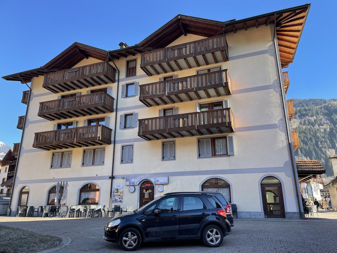 Room 5, 065 Trilocale Baldino, Trento