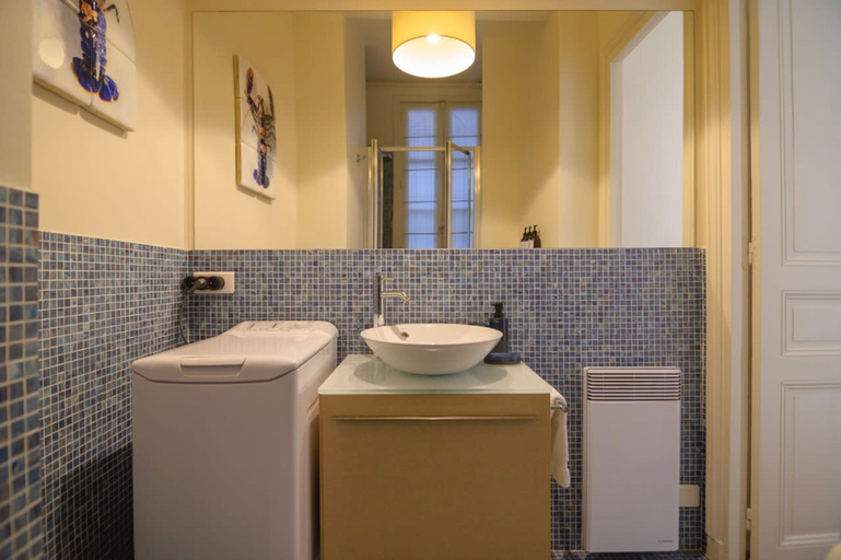 Room 5, Le Marais Moderne in Paris, Paris