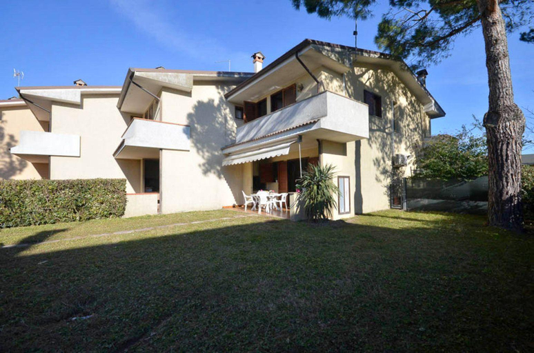Garden 4, Villa With Private Garden in Bibione, Venezia