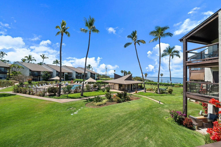 Room 1, Hale Kamaole 210 in Kihei, Maui