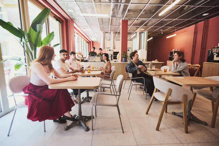Food & Drinks 2, lyf Gambetta Paris, Paris